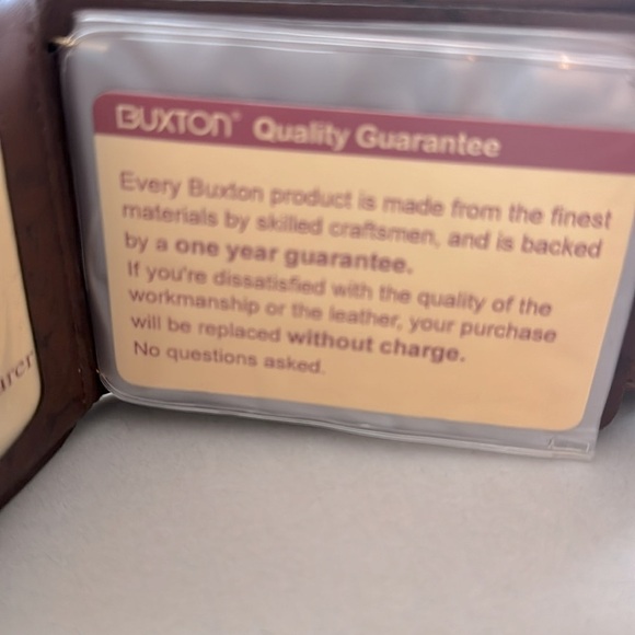 Genuine cow Leather Wallet (box handling wear, no dents) - Picture 6 of 10